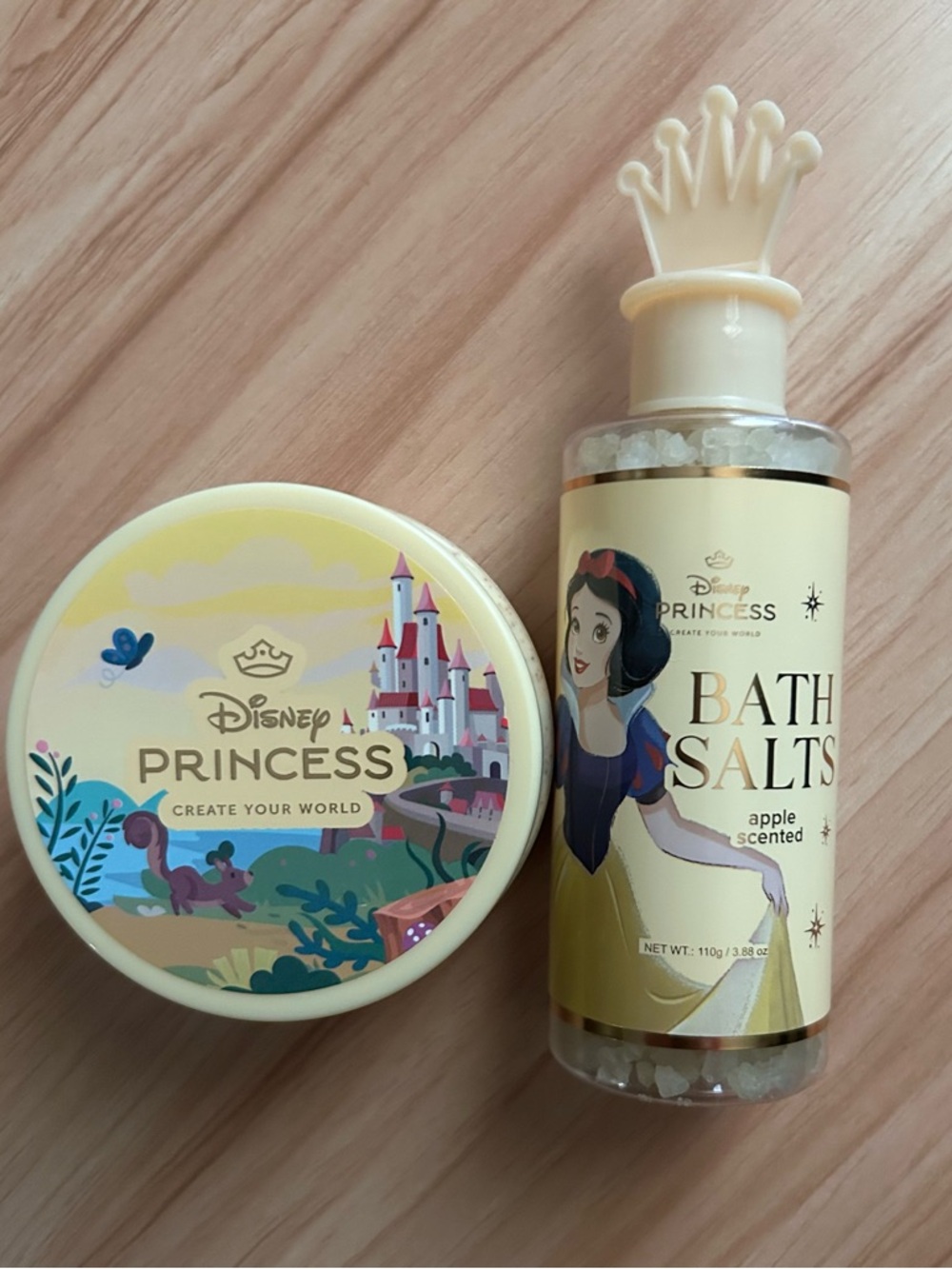 💎 NEW 💎 Snow White Apple Scented Bath Salts & Body Scrub Set 💎